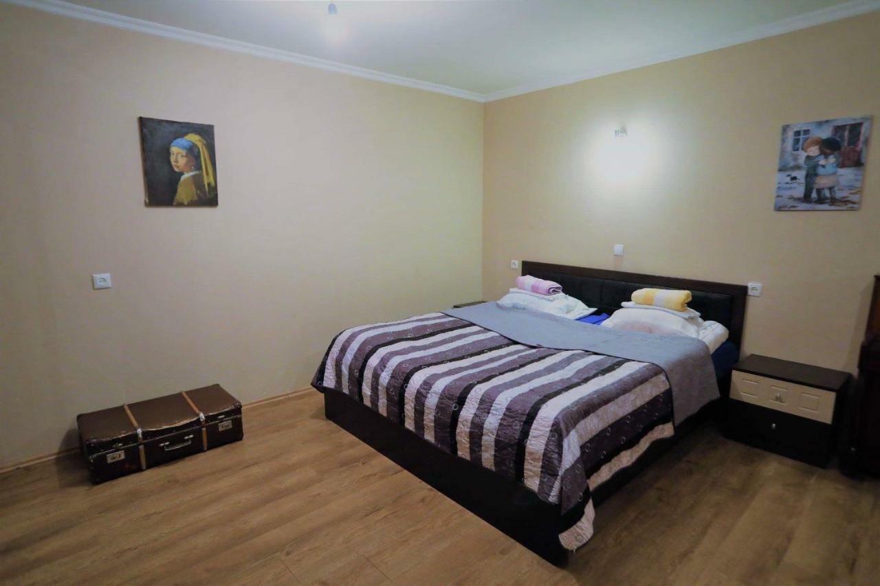 Apartament Cozy, Warm & Cheap Tbilisi Zewnętrze zdjęcie